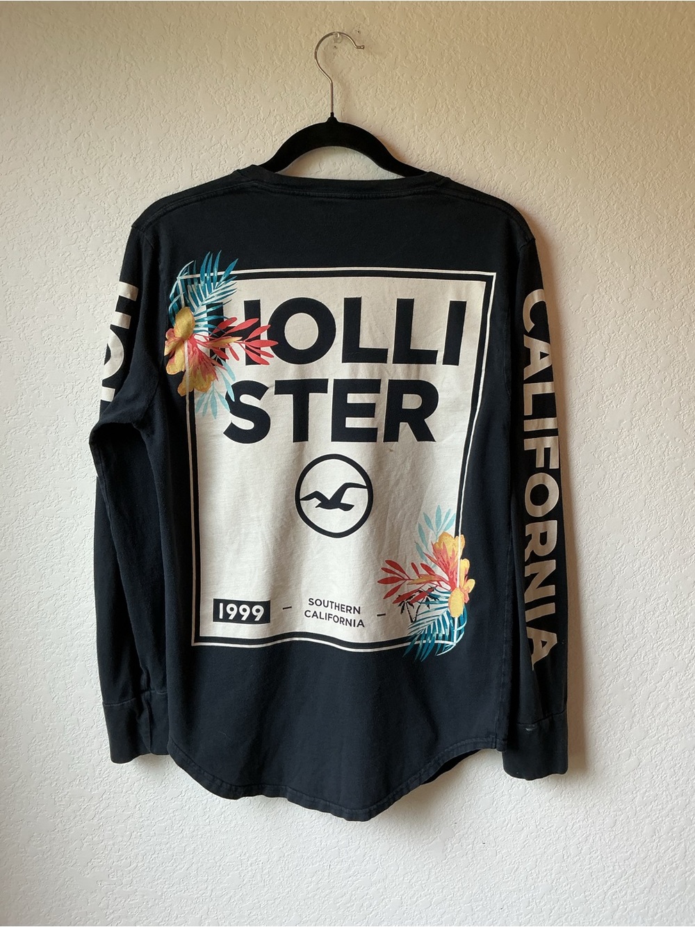 Hollister California Long Sleeve Tee Black Graphic Logo Sz S